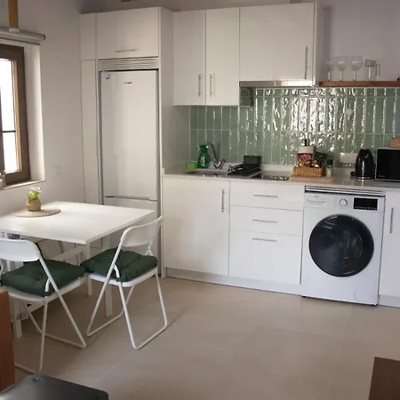 Σπίτι διακοπών Charming House By The Sea And Downtown *